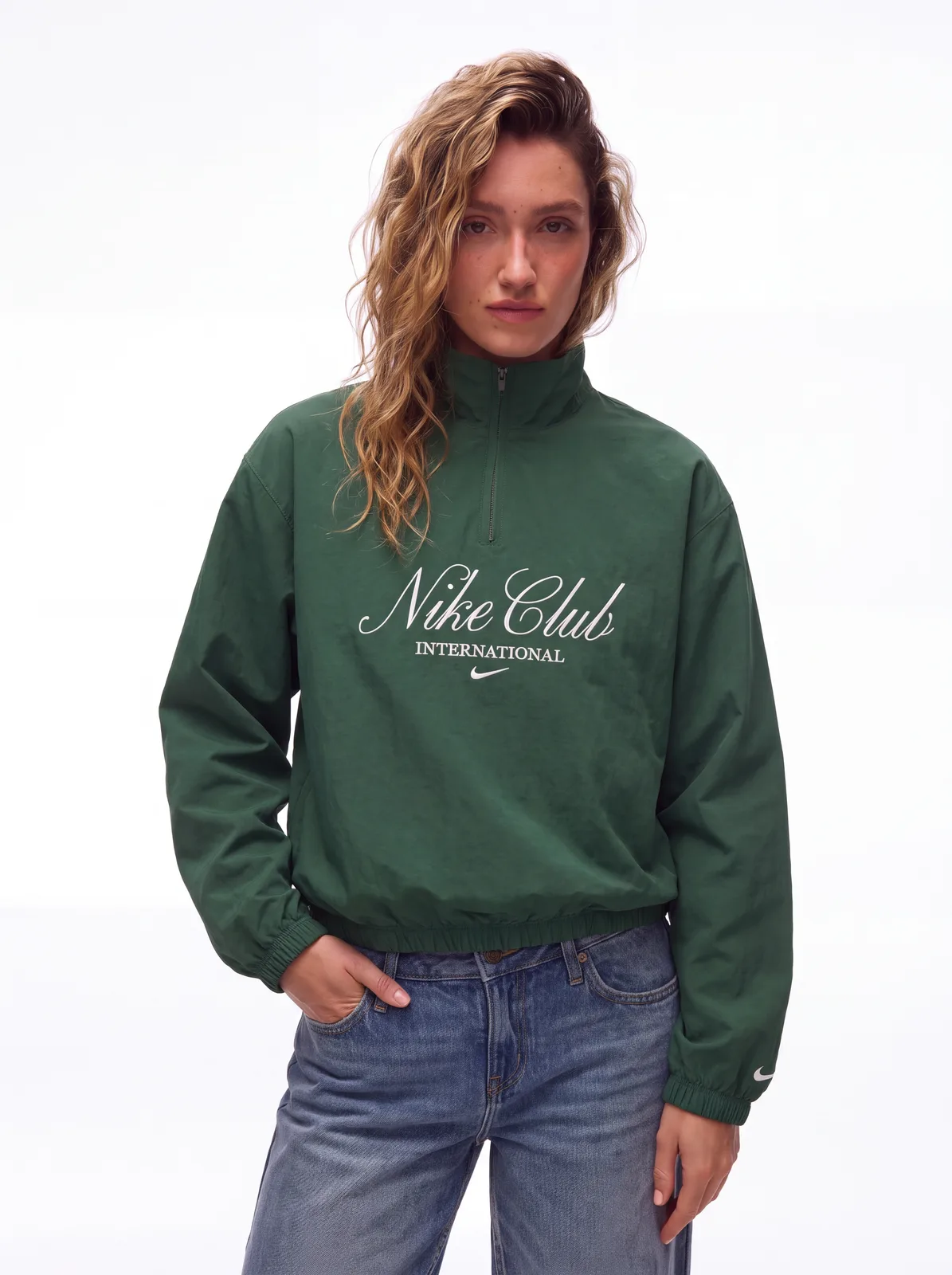 Modella con la giacca verde